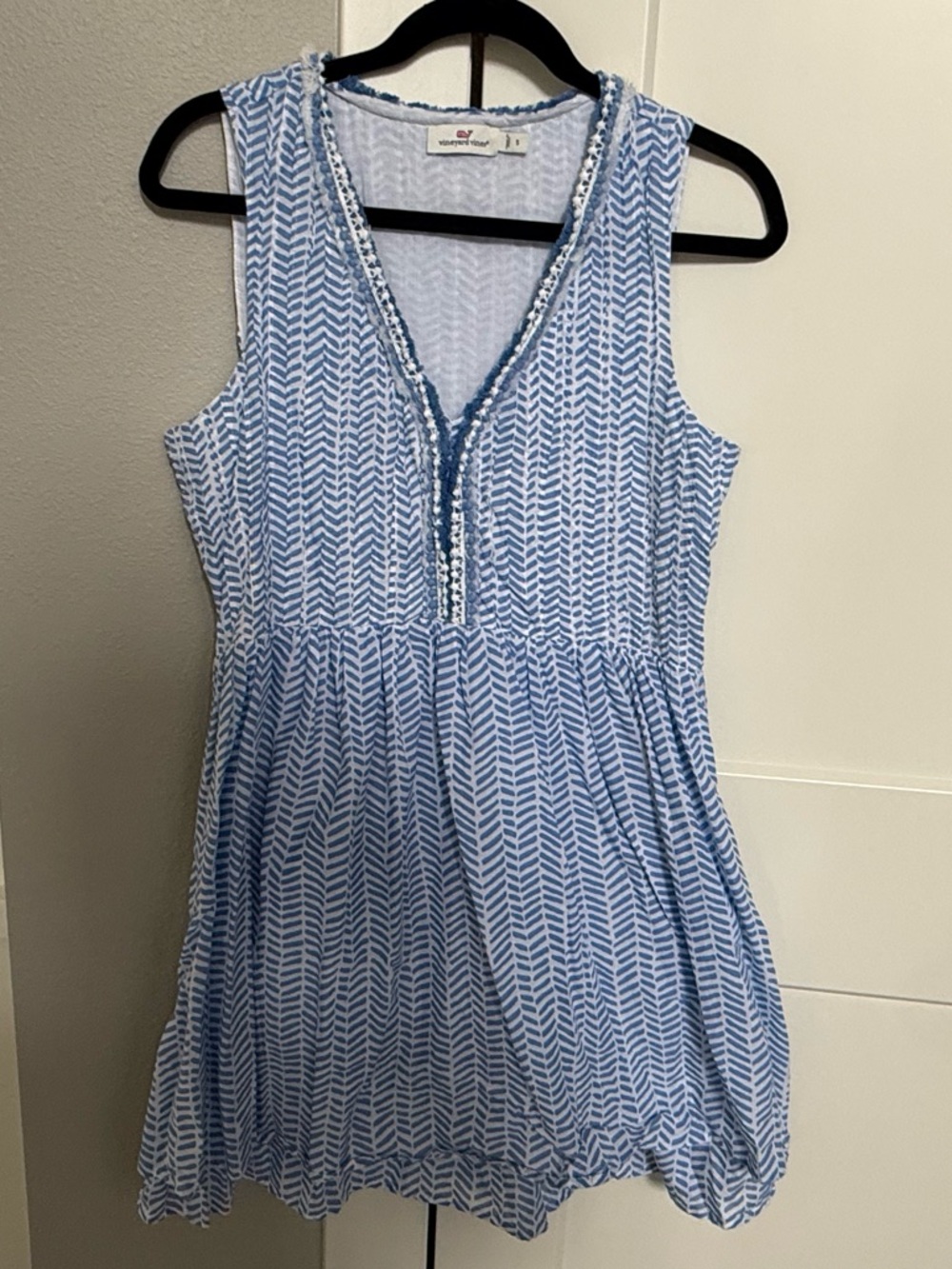 Vineyard Vines Women’s Light Blue & White Sleeveless V-Neck Dress, Small